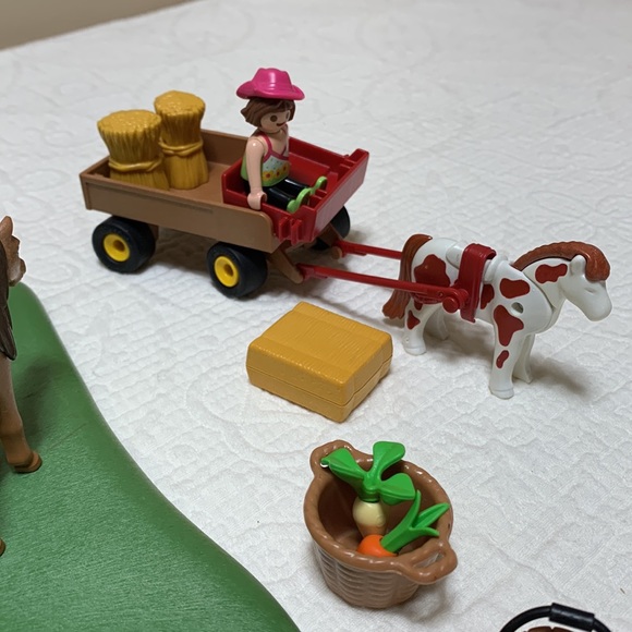 Pony Pasture/Hay Wagon 40th Anniversary Set 5457 - Playmobil Country - Picture 9 of 13